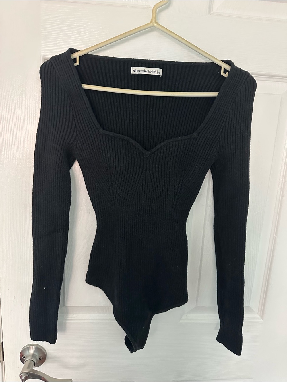 Abercrombie & Fitch Black Ribbed Sweetheart Neck Long-Sleeve Bodysuit